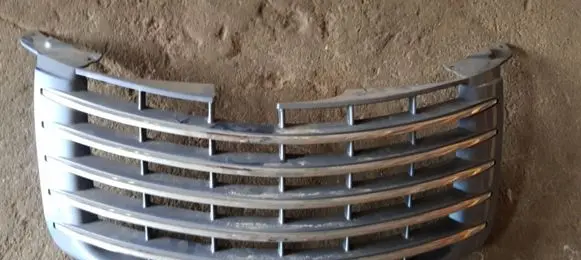 Chrysler PT Cruiser Front bumper upper radiator grill