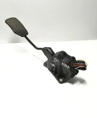 Toyota RAV 4 (XA30) Accelerator throttle pedal 7811042030 1988007280 09H0000034
