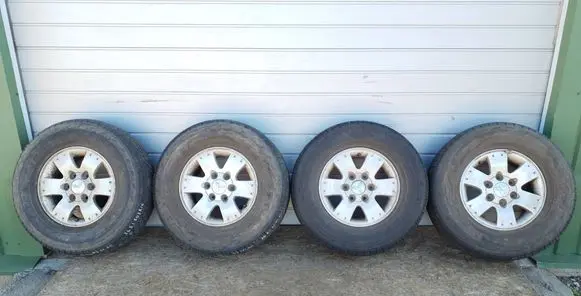 Mitsubishi Pajero R16 alloy rim 
