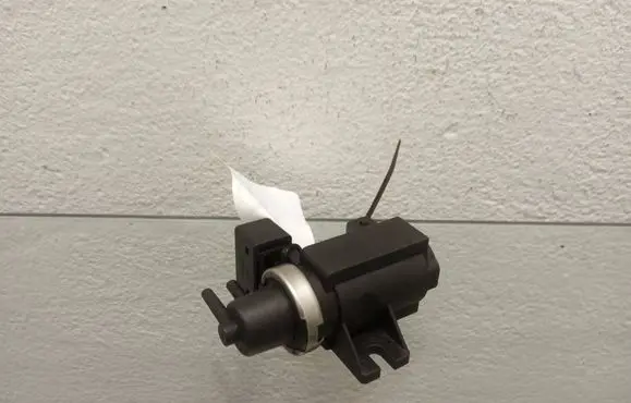 BMW 3 E46 Turbo solenoid valve 72279600 03T097 2247906