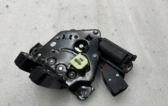 Tesla Model Y Tailgate/trunk/boot lock/catch/latch 1500604CNB CJZ21357224308 500604