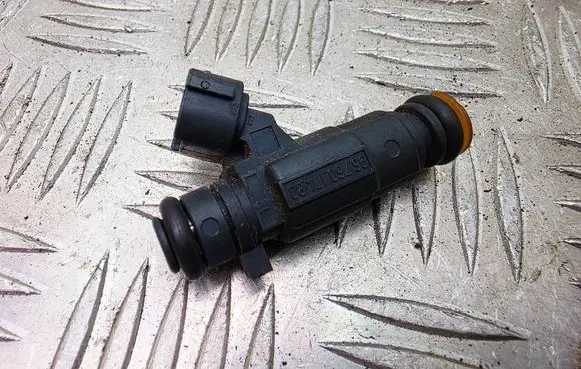 Peugeot 208 I Fuel injector 9676017480 0280157127