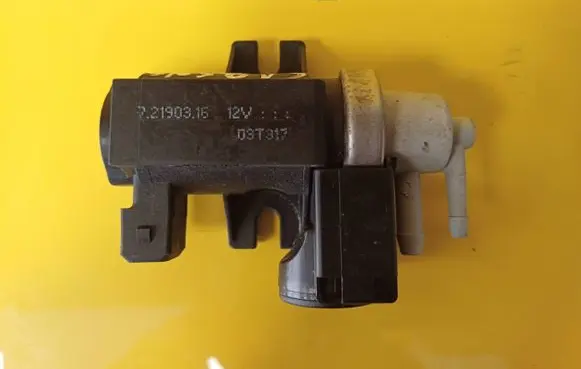 KIA Carens I Turbo solenoid valve 72190316