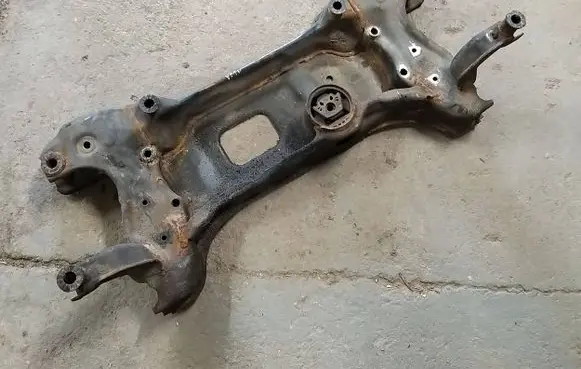Skoda Yeti (5L) Front axle beam 