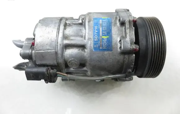 Volkswagen Golf IV Air conditioning (A/C) compressor (pump) 1J0820803K