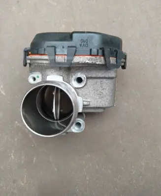 Opel Crossland X Throttle valve 9807238580