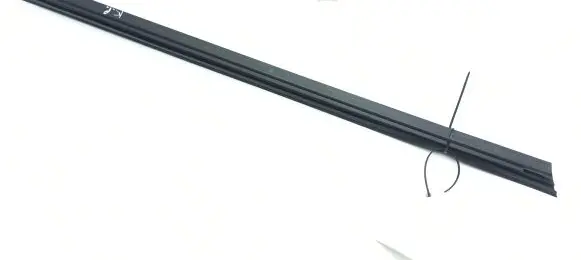 Jeep Grand Cherokee (WK) Rubber seal front door window/glass 55394036 27170A