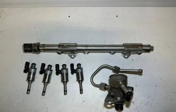 Seat Leon (5F) Fuel injection system set 04e133320d 04e133036a 04E127026AF01