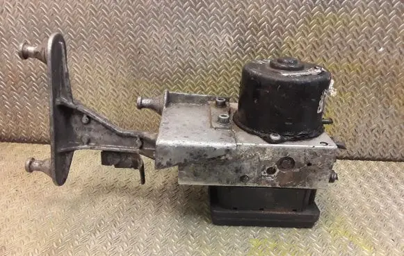 Mercedes-Benz C W203 ABS Pump 2095452532 2034310812