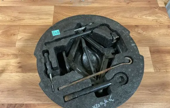 Hyundai i30 Tool set 991492L400