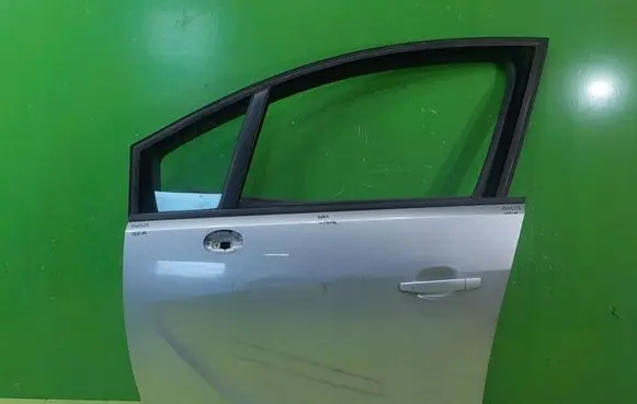 Opel Meriva B Front door PRZOD