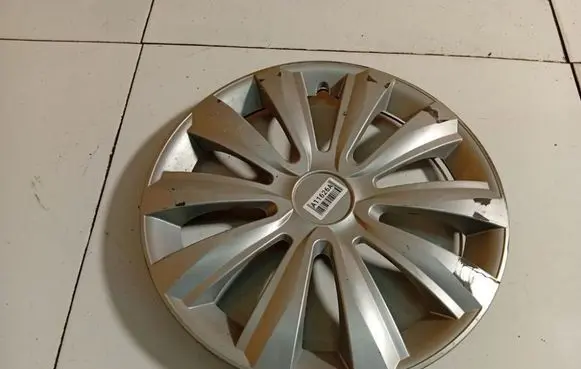 Nissan Pixo R14 wheel hub/cap/trim