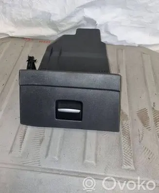 Ford Mondeo MK IV Glove box 0660900301