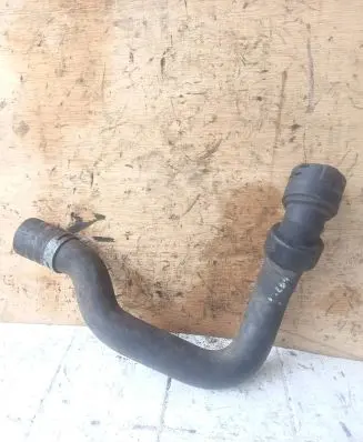 Audi A4 S4 B7 8E 8H Engine coolant pipe/hose 8E0121101C CZHT4