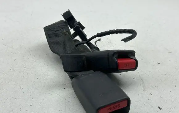 Toyota Auris E180 Rear seatbelt buckle 