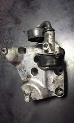 BMW 3 E46 A/C compressor mount bracket 7787319