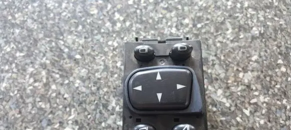 Wing mirror switch