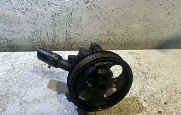 Opel Insignia A Power steering pump 55563329