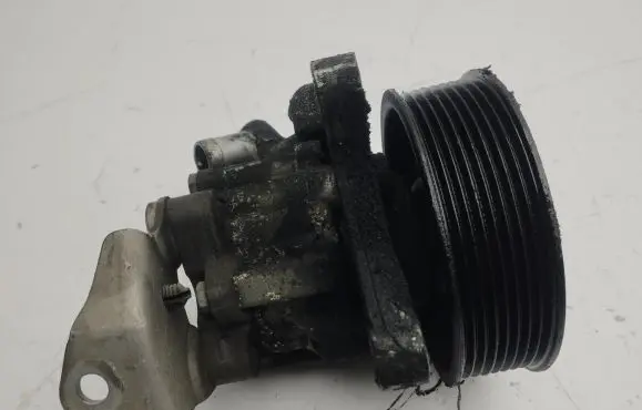 Mercedes-Benz C W204 Power steering pump LS7691332157