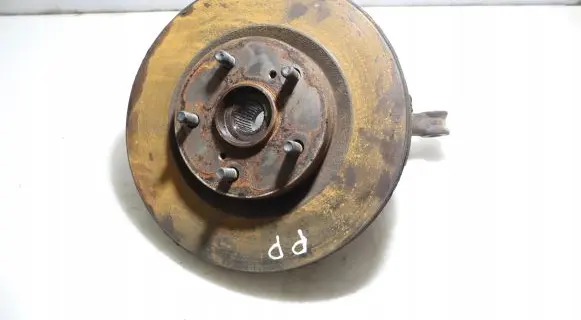 Toyota RAV 4 (XA30) Front wheel hub spindle knuckle