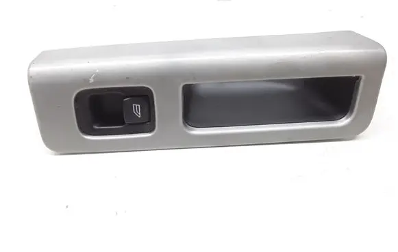 Volvo V50 Electric window control switch 8663813
