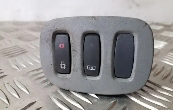 Opel Vivaro Windscreen/window heater switch