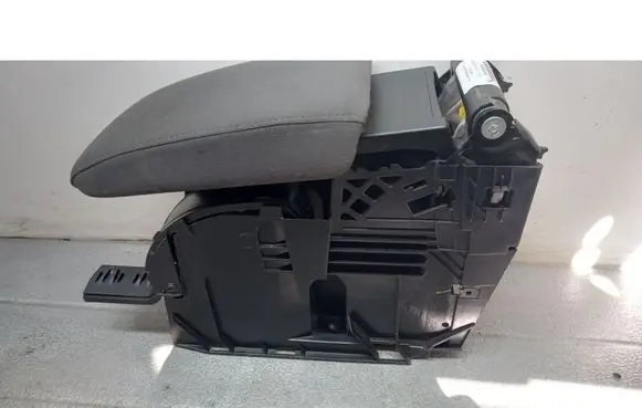 Volkswagen Golf V Armrest