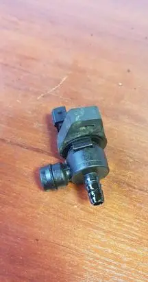 BMW Z4 E85 E86 Fuel tank valve 7512581
