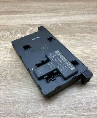Mercedes-Benz C W203 Door control unit/module 2038201385 351307 LHUSED