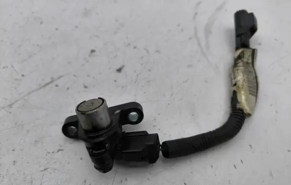 Volvo V70 Crankshaft speed sensor 30637803