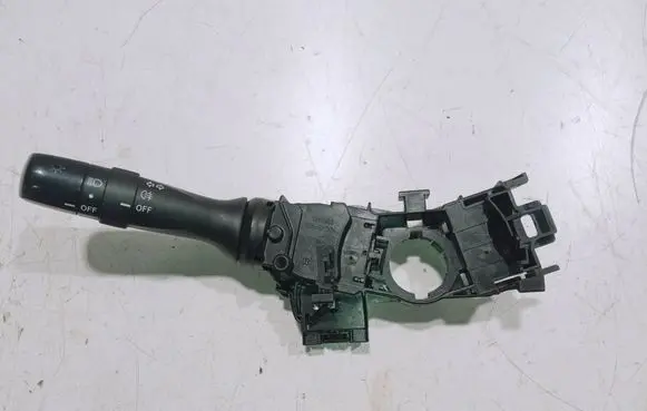 Toyota Yaris Indicator stalk 17F001