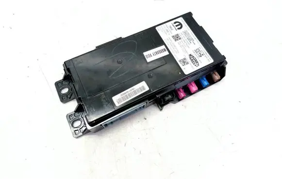 Dodge Durango III Antenna control unit 68467662AH
