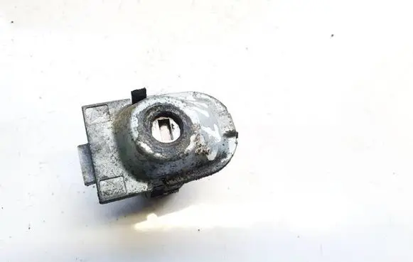 Volvo V50 Front door lock (next to the handle) 8679168
