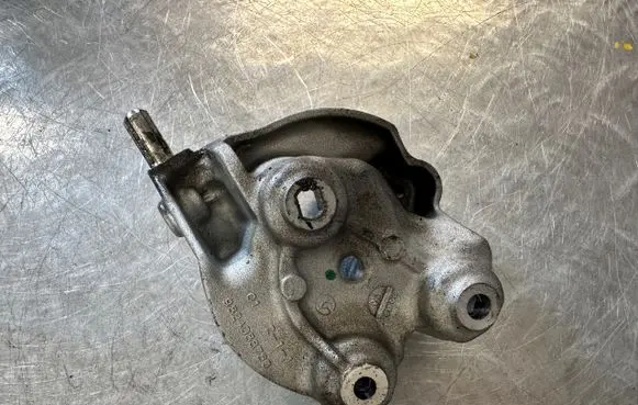 Peugeot 3008 II Engine mounting bracket 9824088780