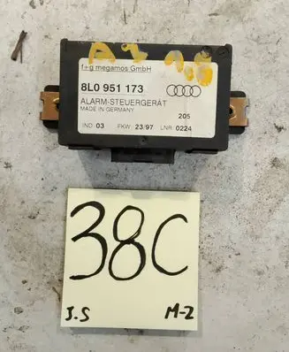Audi A3 S3 8L Alarm control unit/module 8L0951173