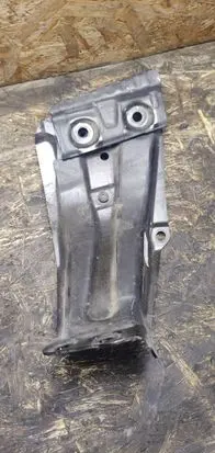 BMW 4 F36 Gran coupe Fender mounting bracket 7426589