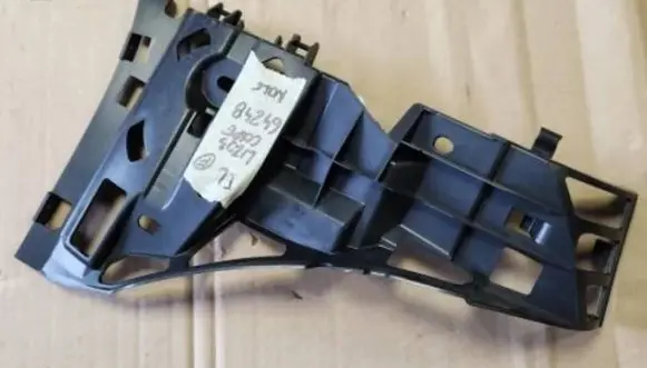 Mercedes-Benz C AMG W203 Rear bumper mounting bracket 2038851514