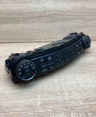 Mercedes-Benz E W211 Climate control unit 2118300490