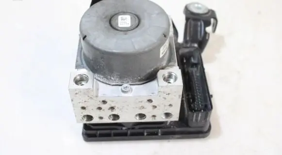 Ford Mondeo MK V ABS Pump