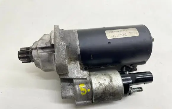 Volkswagen Tiguan Starter motor CS1323 190606 NI00605