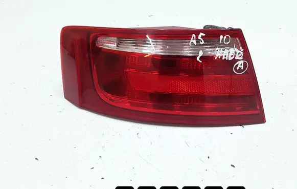 Audi A5 8T 8F Rear/tail lights 8t8945095