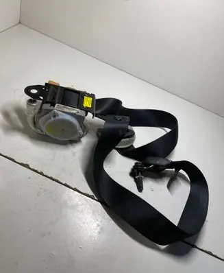 Toyota Avensis T250 Front seatbelt