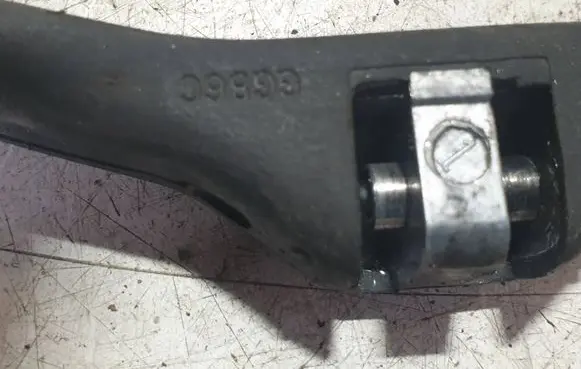 Ford Mustang VI Convertible roof lock/latch