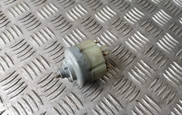 Mercedes-Benz E W124 Light switch 0005456204