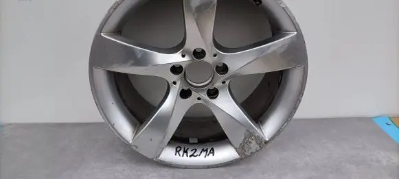 Mercedes-Benz C W204 R18 alloy rim A2044018302