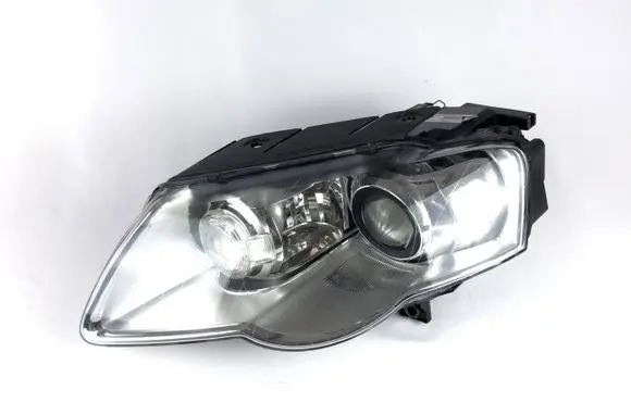 Volkswagen PASSAT B6 Headlight/headlamp 3c0941751