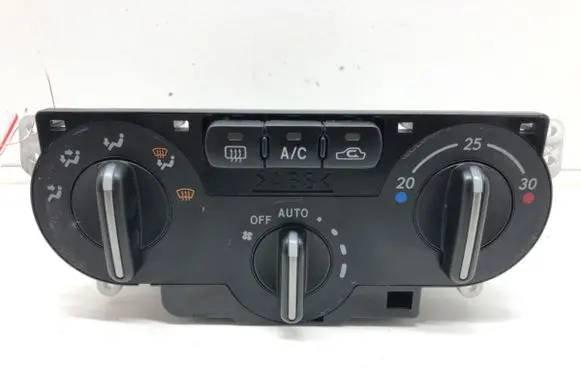 Subaru Impreza II Interior fan control switch 72311FE051