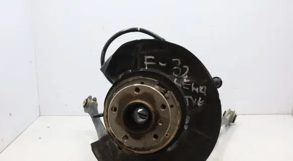 Rear wheel hub spindle/knuckle