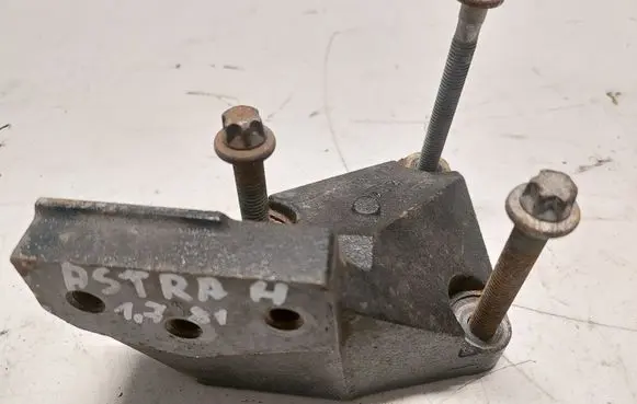 Opel Astra H Engine mounting bracket 13125628 332253673
