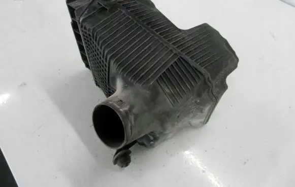 Renault Megane II Air filter box 